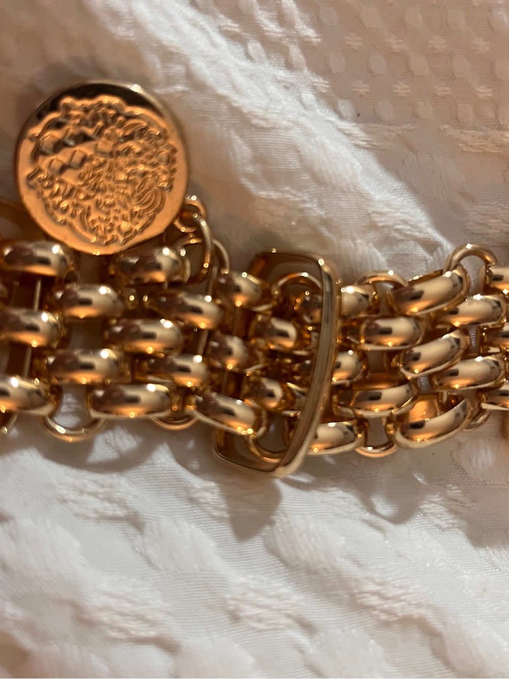 Vince Camuto Gold Chain Link Belt with Buckle and Charm - Picture 2 of 6